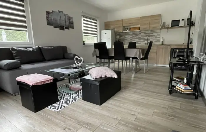 Fullhouse Apartmanház